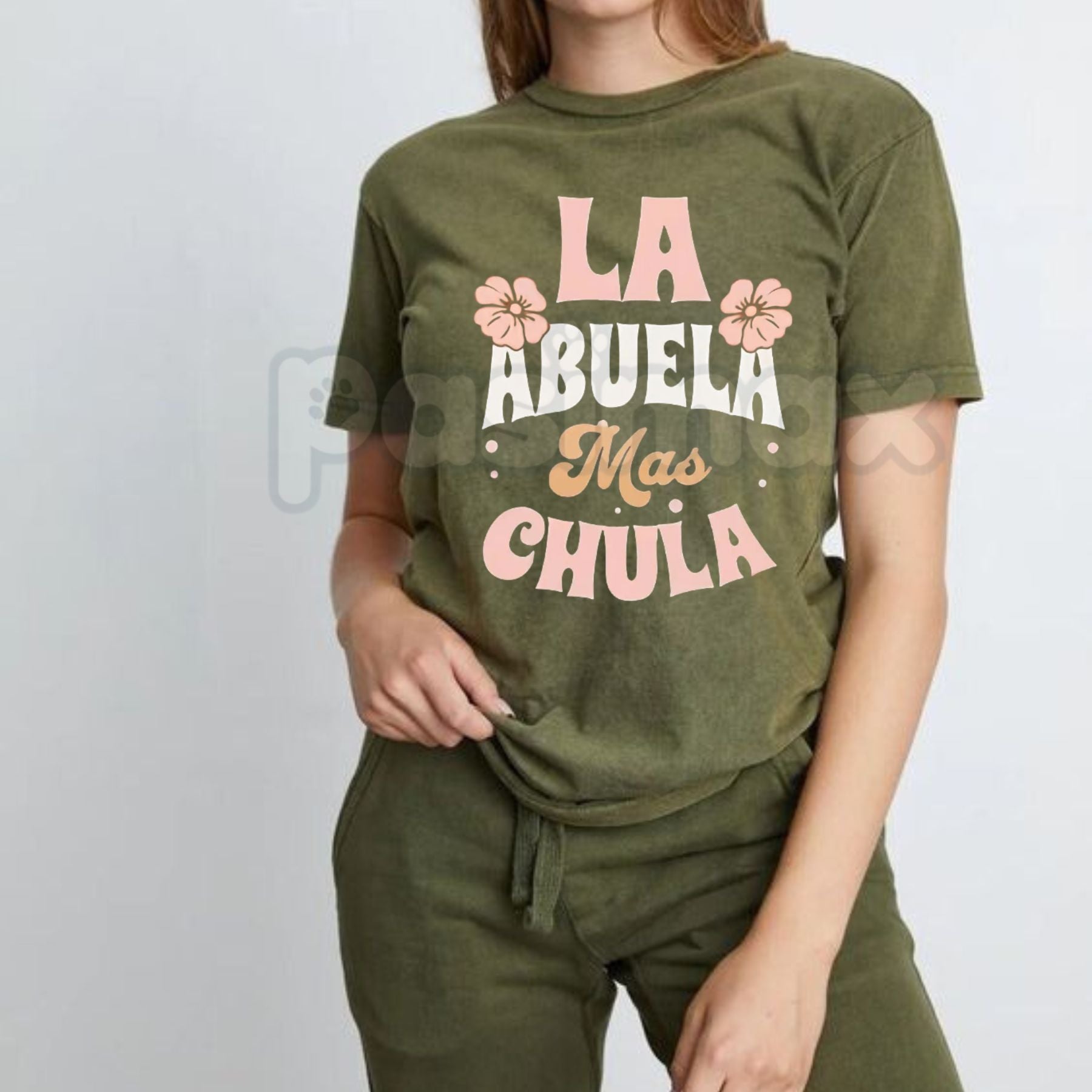 "La Abuela MÃ¡s Chula" Spanish Graphic Tee â Premium 100% Cotton Grandmother Gift, Cute Floral Abuela Portrait Shirt, Soft Lived-In Heavyweight Latina Fashion, Made in USA