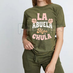 "La Abuela MÃ¡s Chula" Spanish Graphic Tee â Premium 100% Cotton Grandmother Gift, Cute Floral Abuela Portrait Shirt, Soft Lived-In Heavyweight Latina Fashion, Made in USA